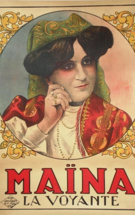 MAÏNA LA VOYANTE